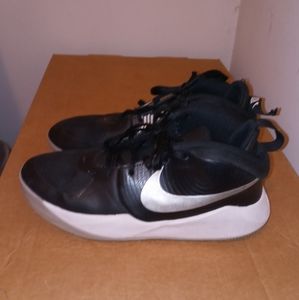 Nike youth boy shoe size 6
